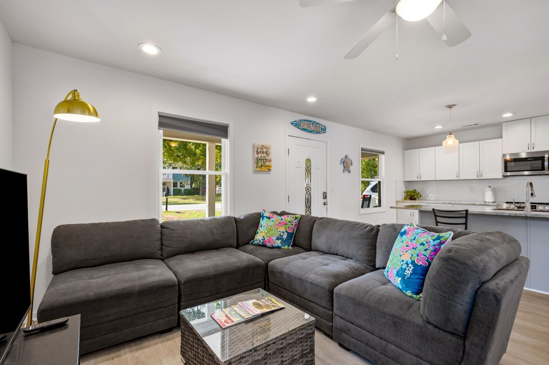 1022 S Hollywood Dr. Photo 9
