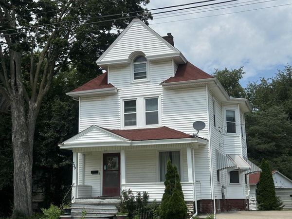 729 MONMOUTH Boulevard, Galesburg, IL 61401