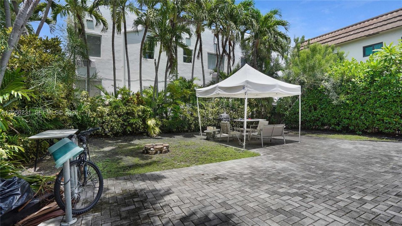 7936 Harding Ave , Miami Beach, FL 33141 Photo