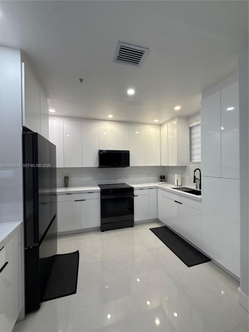 8037 W 36th Ave , Unit 6, Hialeah, FL 33018 Photo