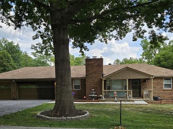 5831 N Ava Avenue, Kansas City, MO 64151