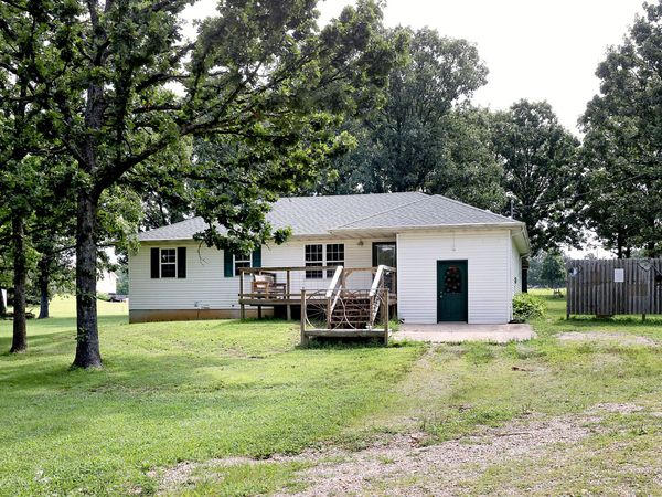 1694 Green Road , Marshfield, MO 65706