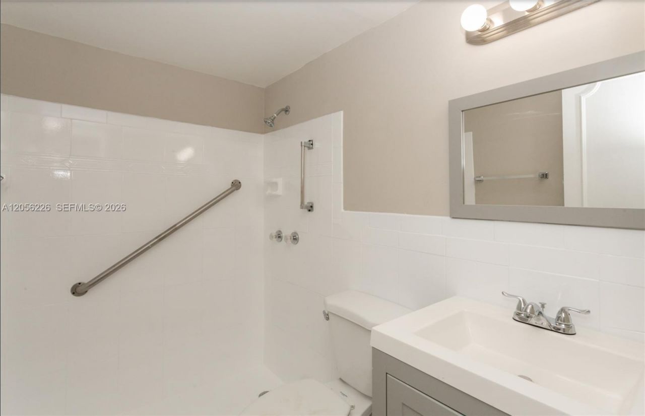 2145 Pierce St , Unit 218, Hollywood, FL 33020 Photo