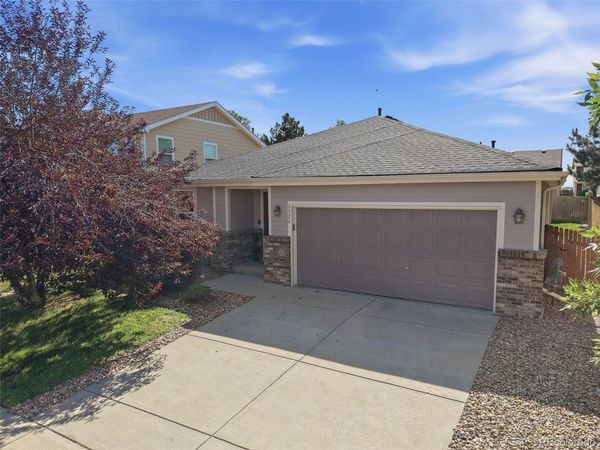 5526 Lewiston Street , Denver, CO 80239