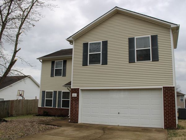 2722 Sutherland Dr , Thompsons Station, TN 37179