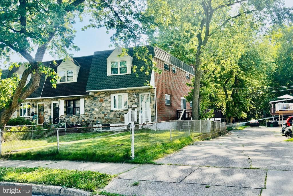 817 WINDSOR CIRCLE, FOLCROFT, PA 19032