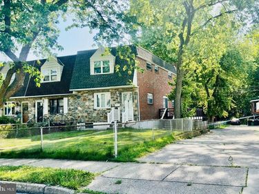 817 WINDSOR CIRCLE , FOLCROFT, PA 19032