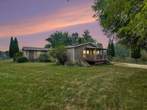 79 N 192nd Avenue, Hesperia, MI 49421