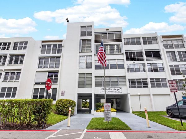 6903 Cypress Road, Unit B23, Plantation, FL 33317