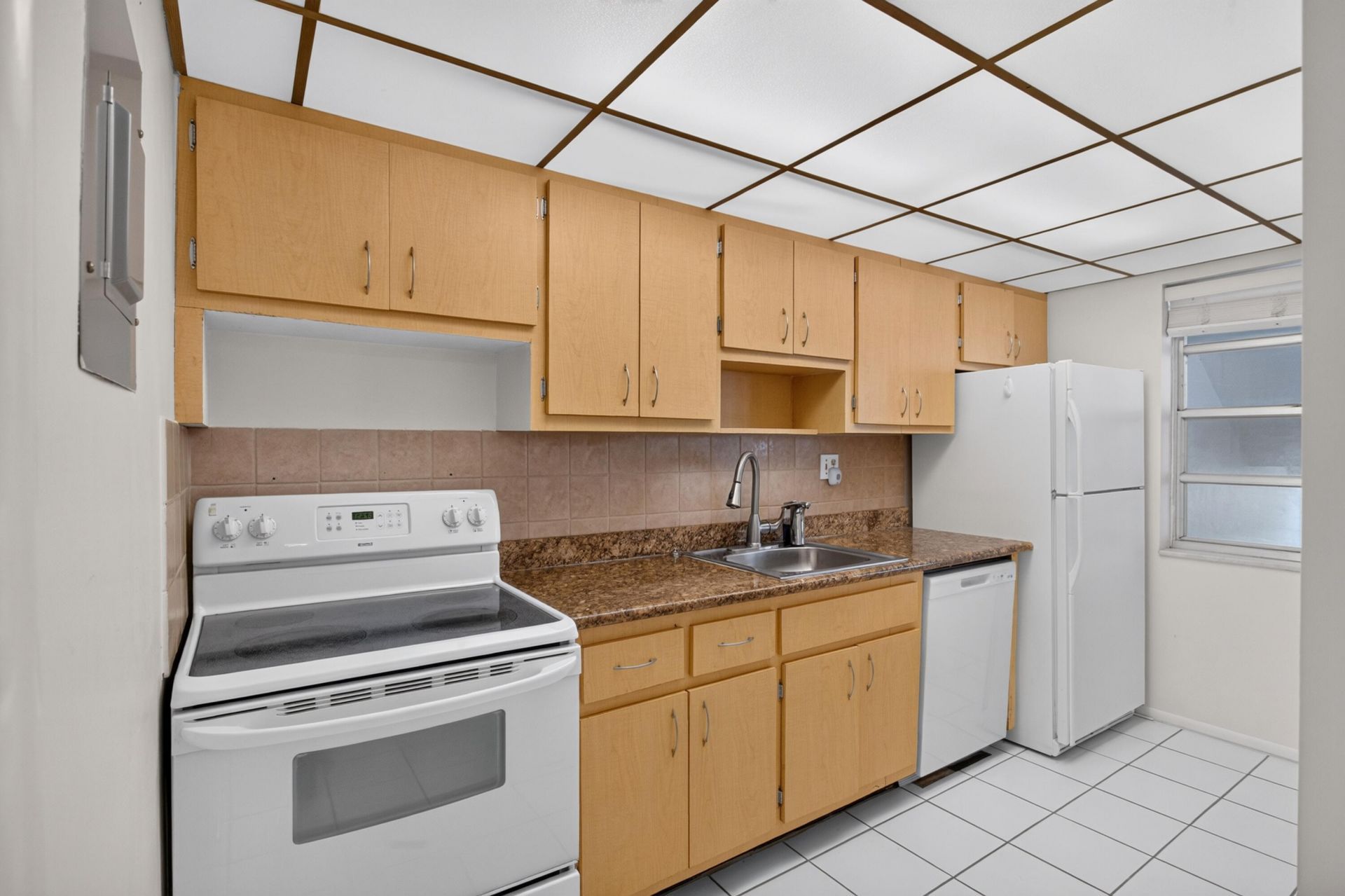 6903 Cypress Road, Unit B23, Plantation, FL 33317 Photo