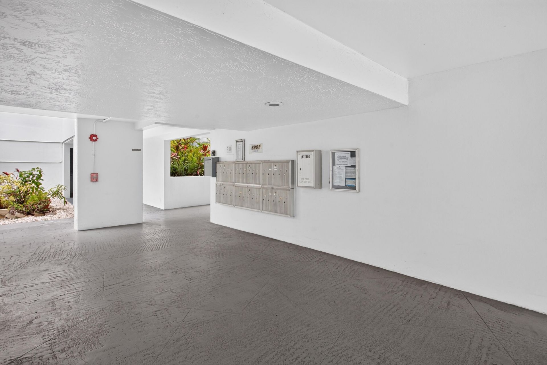 6903 Cypress Road, Unit B23, Plantation, FL 33317 Photo