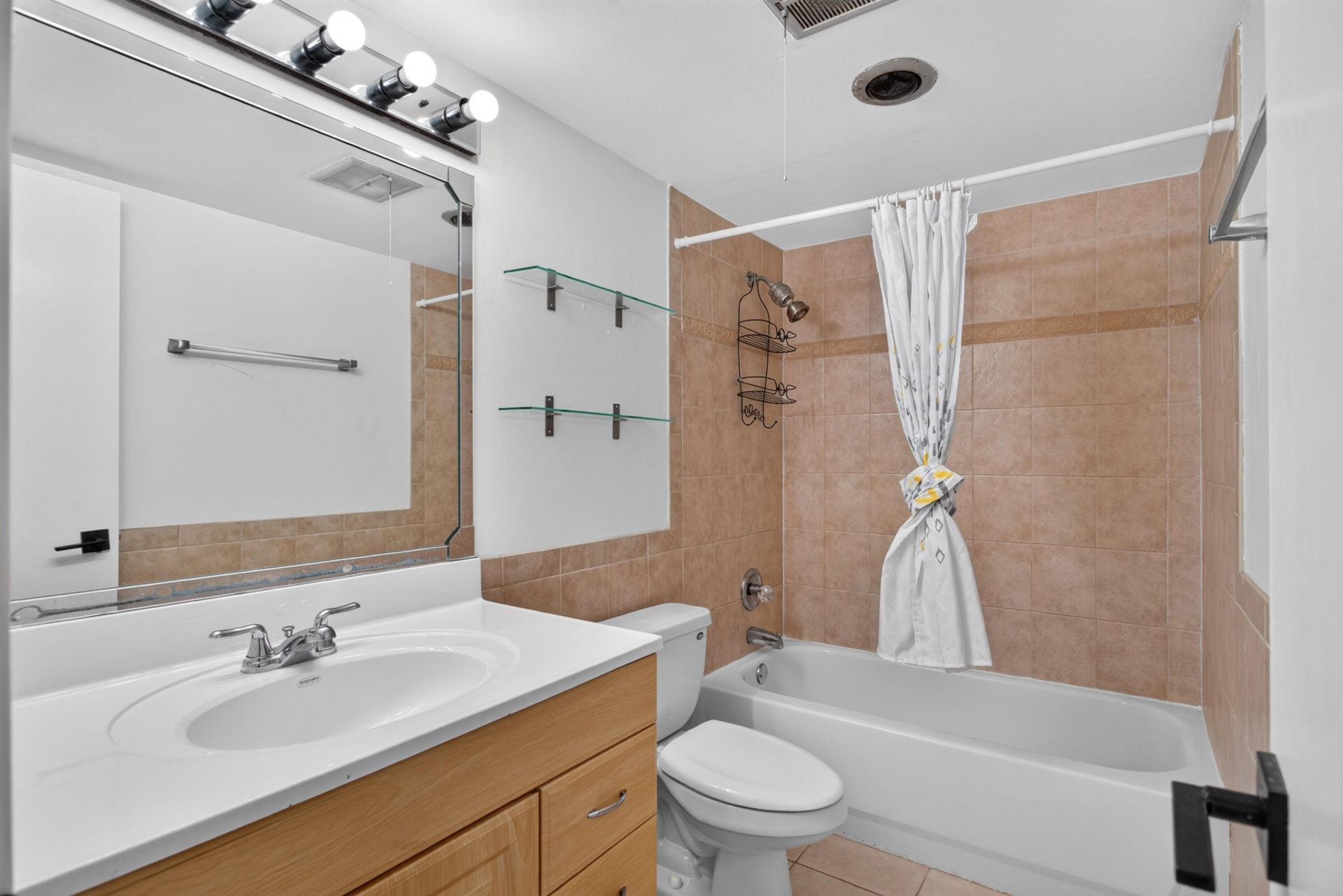 6903 Cypress Road, Unit B23, Plantation, FL 33317 Photo