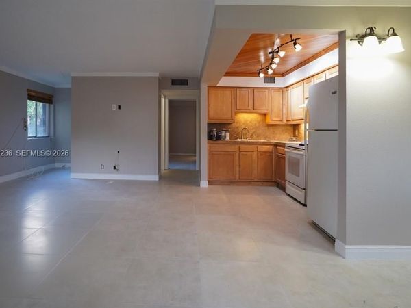 1815 Fairview Villas Dr , Unit 1, Palm Springs, FL 33406