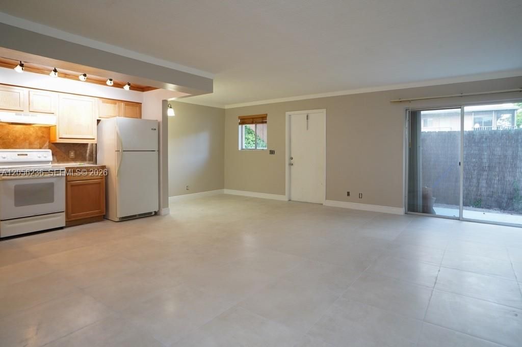 1815 Fairview Villas Dr , Unit 1, Palm Springs, FL 33406 Photo
