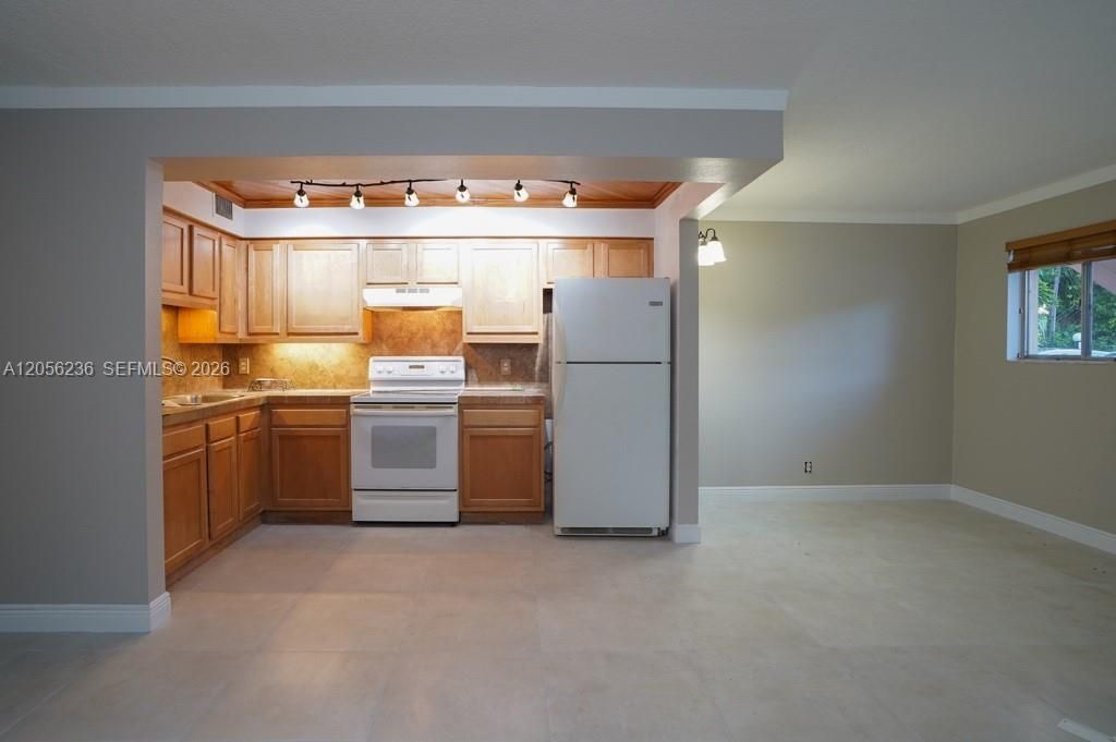 1815 Fairview Villas Dr , Unit 1, Palm Springs, FL 33406 Photo