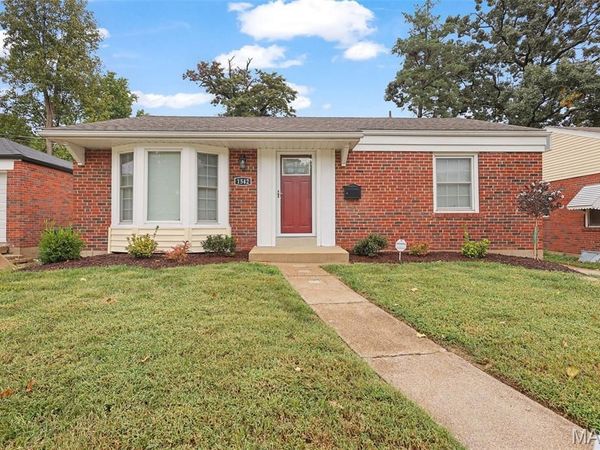 1542 N Hanley Road, University City, MO 63130