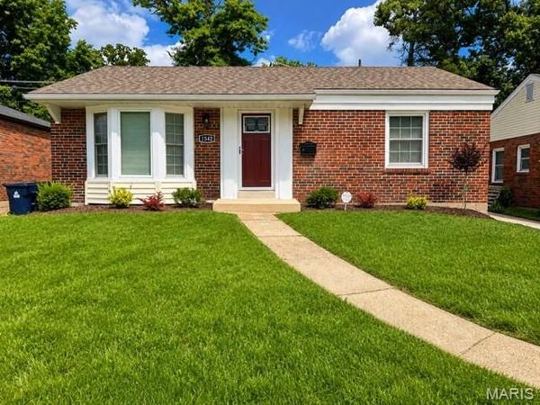 1542 N Hanley Road, University City, MO 63130