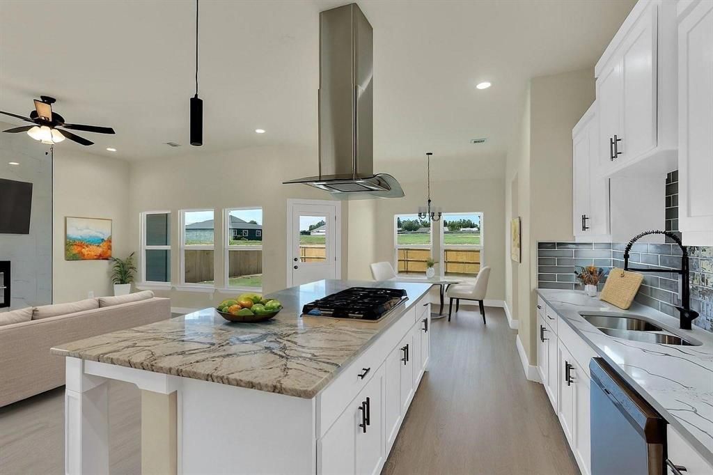 390 E Marshall Court, Palmer, TX 75152 Main Photo