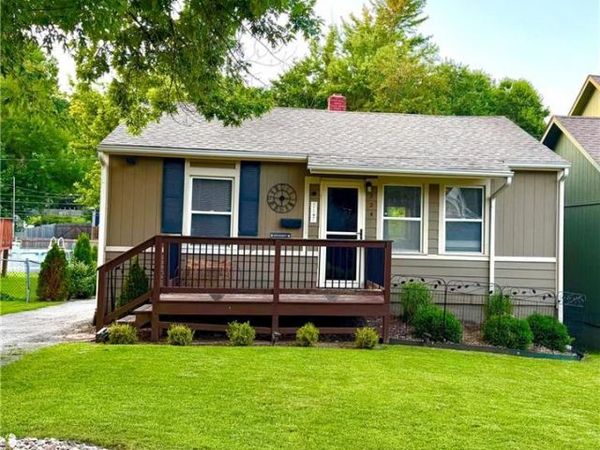 224 W 82nd Street, Kansas City, MO 64114