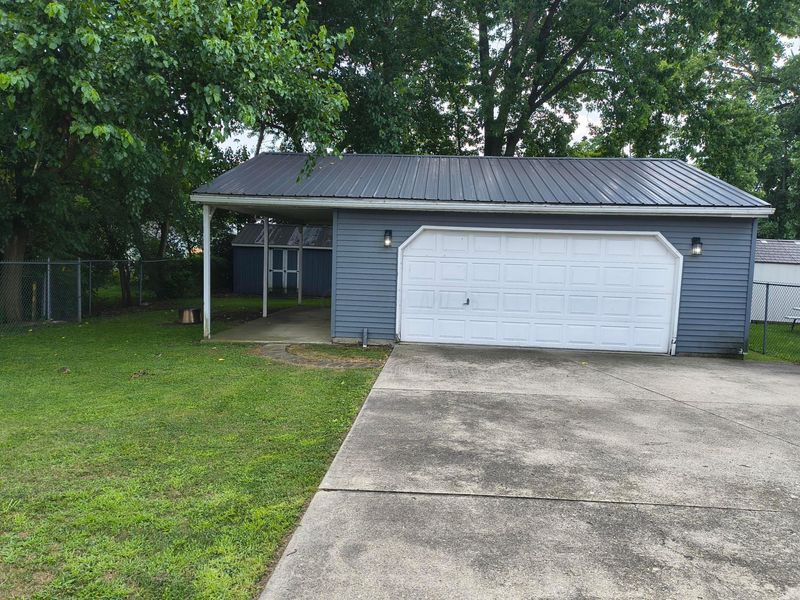 335 E Farming e Street , Marion, OH 43302 Photo 2