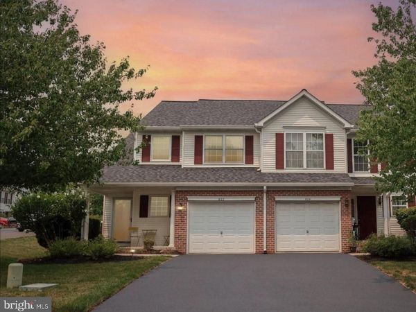 602 RED ROCK CIRCLE, ROYERSFORD, PA 19468