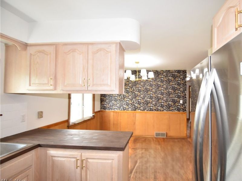 421 Parkview Drive, Girard, OH 44420 Photo 13