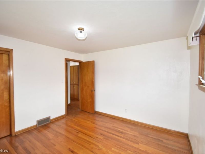 421 Parkview Drive, Girard, OH 44420 Photo 18