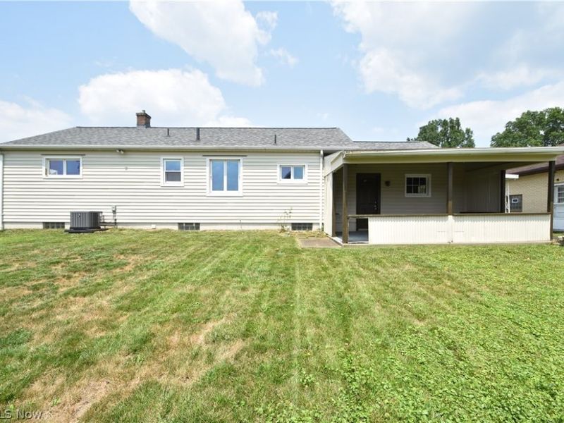 421 Parkview Drive, Girard, OH 44420 Photo 3