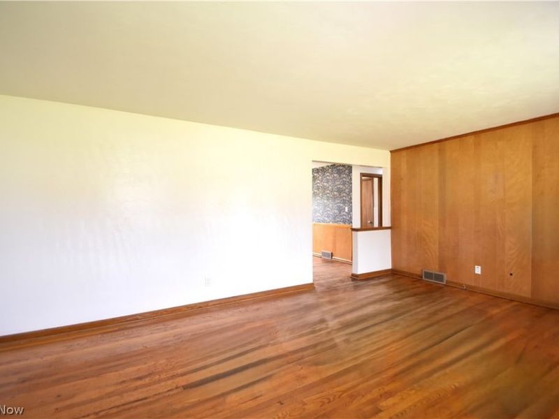 421 Parkview Drive, Girard, OH 44420 Photo 4