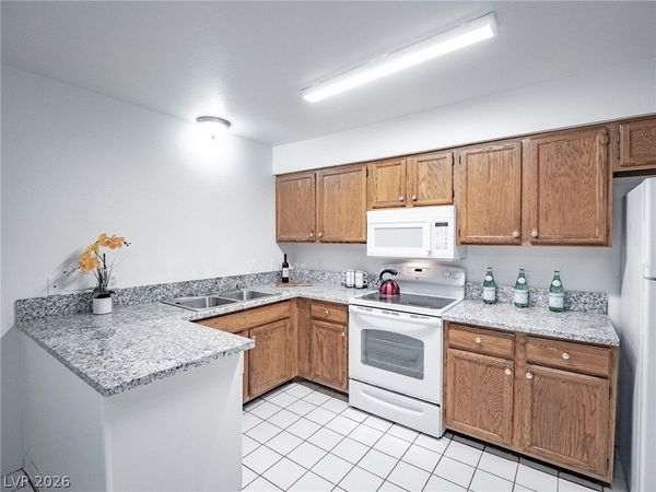 825 Hedge Way , Unit 2, Las Vegas, NV 89110