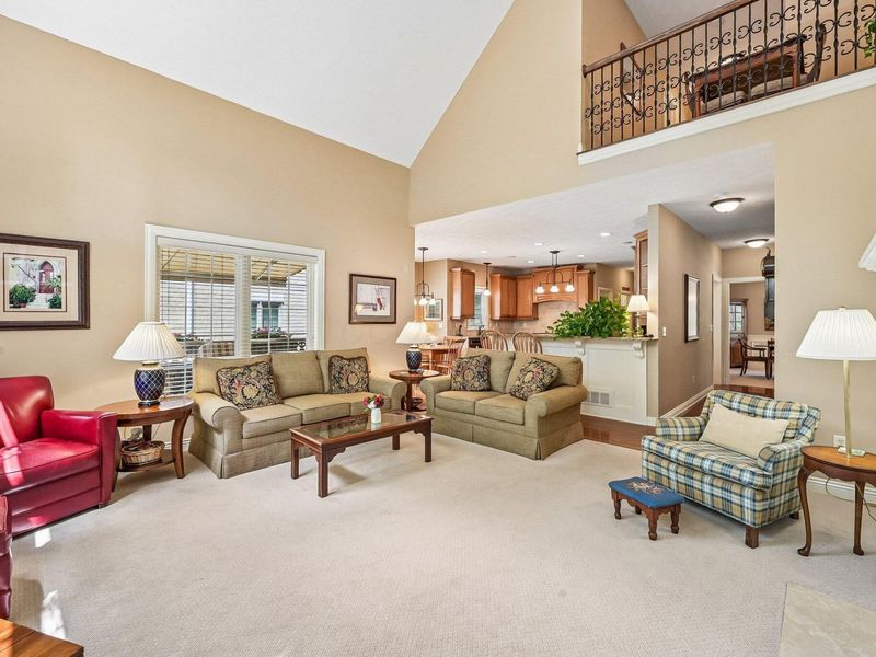 899 John Michael Way, Columbus, OH 43235 Photo 12