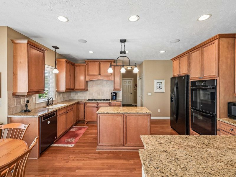 899 John Michael Way, Columbus, OH 43235 Photo 22