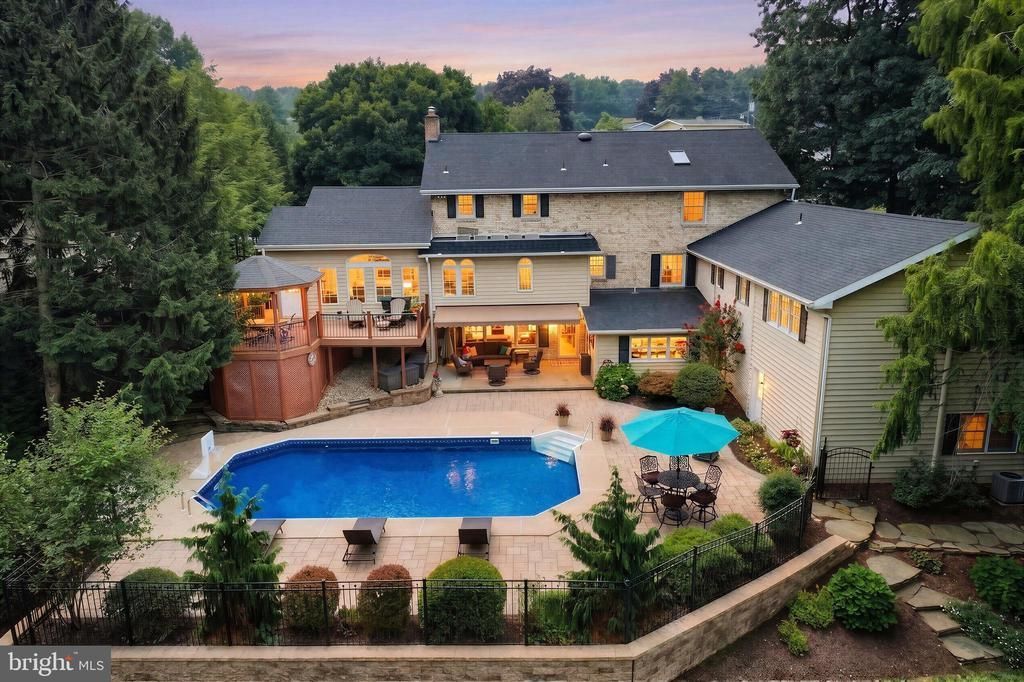 701 HOFFMAN ROAD, YORK, PA 17403
