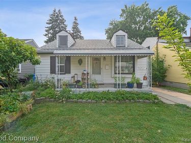 26091 Alger Boulevard , Madison Heights, MI 48071