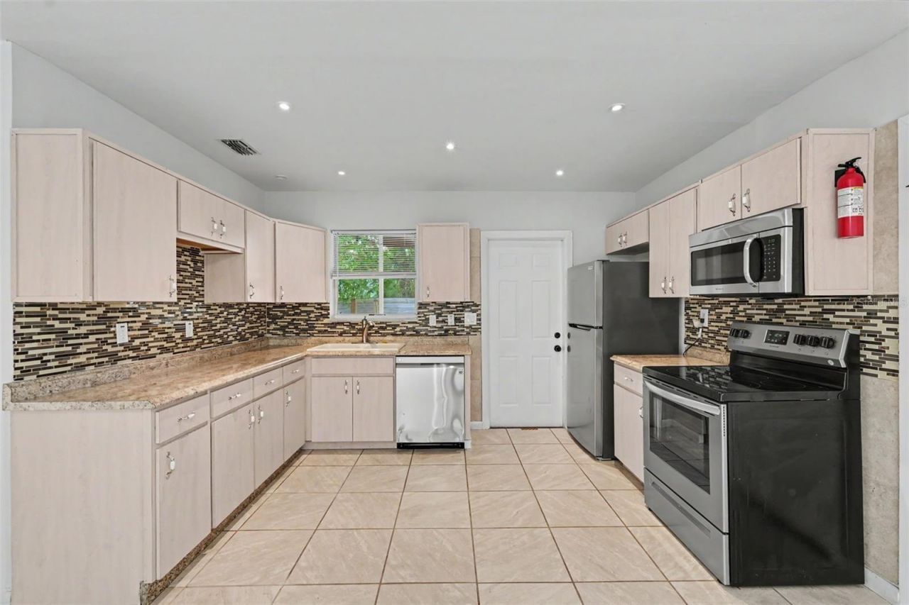 9447 N Milam Way , Citrus Springs, FL 34434 Photo