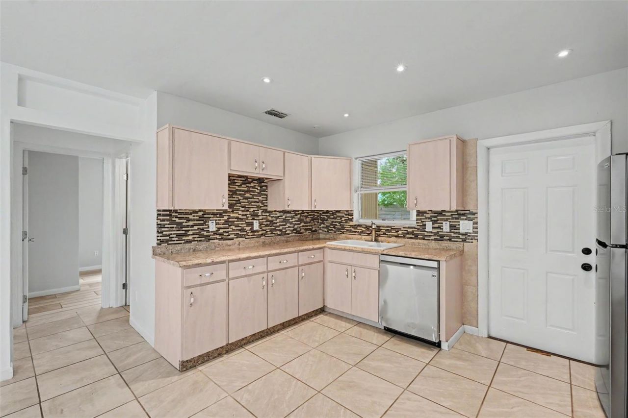 9447 N Milam Way , Citrus Springs, FL 34434 Photo