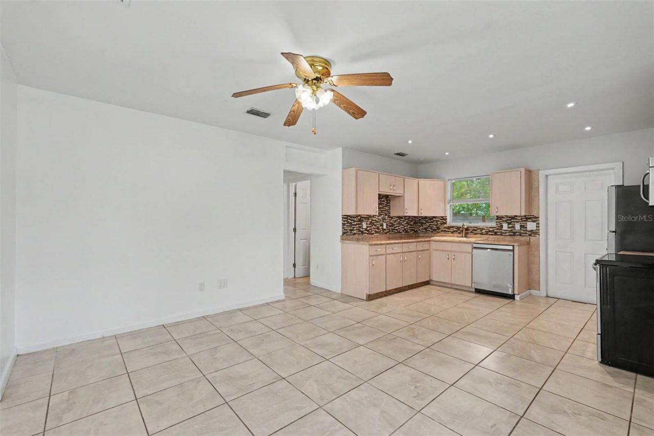 9447 N Milam Way , Citrus Springs, FL 34434 Photo