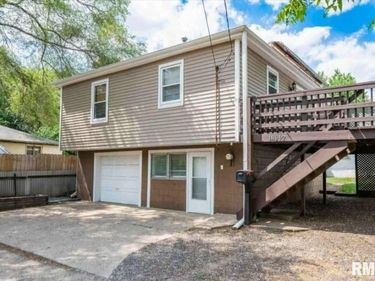 1416 1/2 CHARLOTTE Street, Pekin, IL 61550