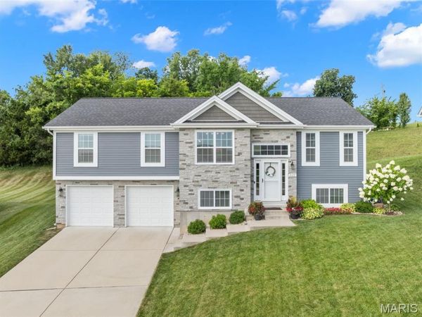 2127 Kuenzel Drive, Washington, MO 63090