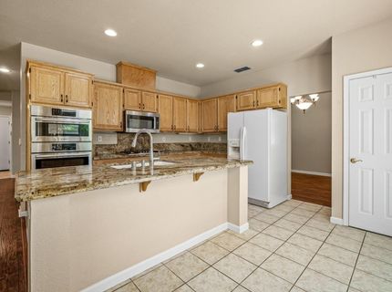 943 Sterling Cir, Folsom, CA 95630 Photo