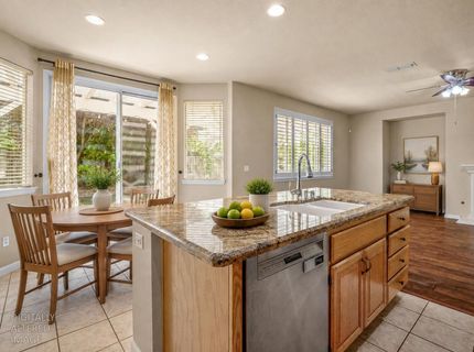 943 Sterling Cir, Folsom, CA 95630 Photo
