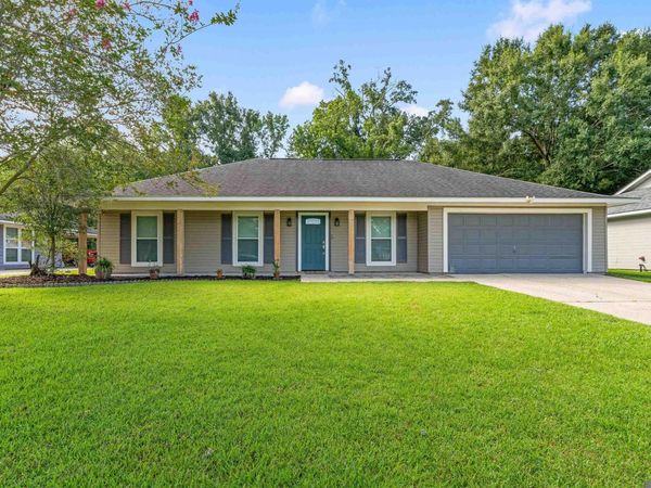 17712 Macon Dr, Baton Rouge, LA 70817