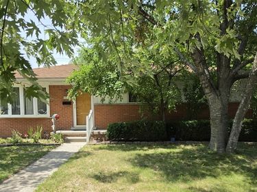 9971 Merriman Road, Livonia, MI 48150
