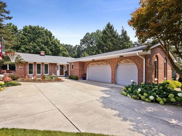 4433 Brittany Drive, Lisle, IL 60532