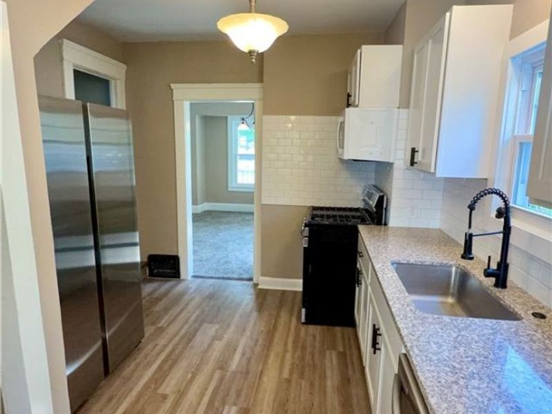 13127 Cedar Road, Cleveland Heights, OH 44118 Photo 8