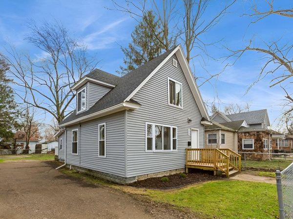 979 Lavette Avenue, Benton Harbor, MI 49022