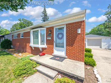 9428 Gillman Street, Livonia, MI 48150