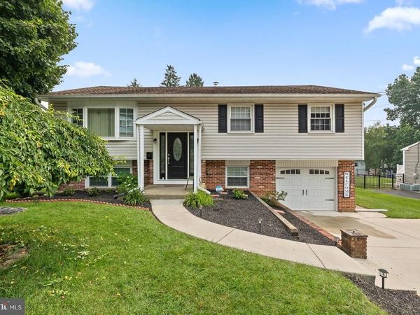 2255 HILLSIDE LANE, ASTON, PA 19014