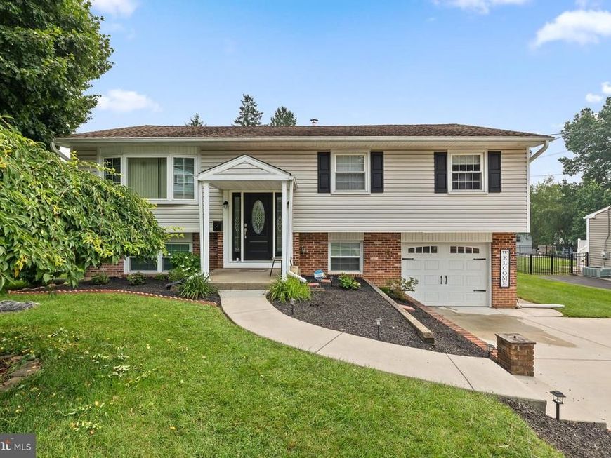 2255 Hillside Lane, Aston, PA 19014 Main Photo