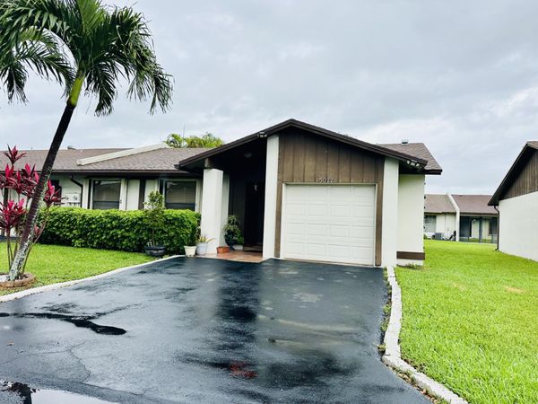 5077 FORSYTHIA Street, Delray Beach, FL 33484